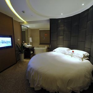 Executive King Room